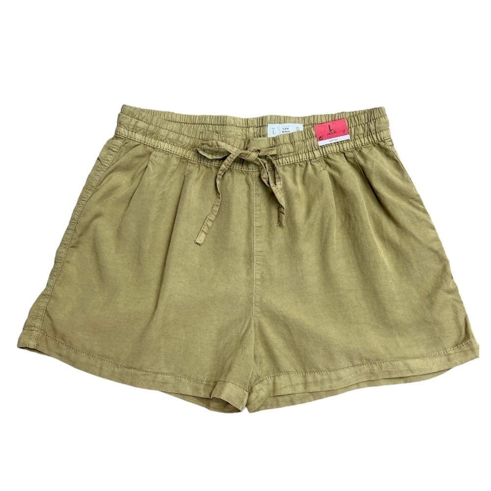 NWT Lefties 100% lyocell khaki pleated pull on shorts L